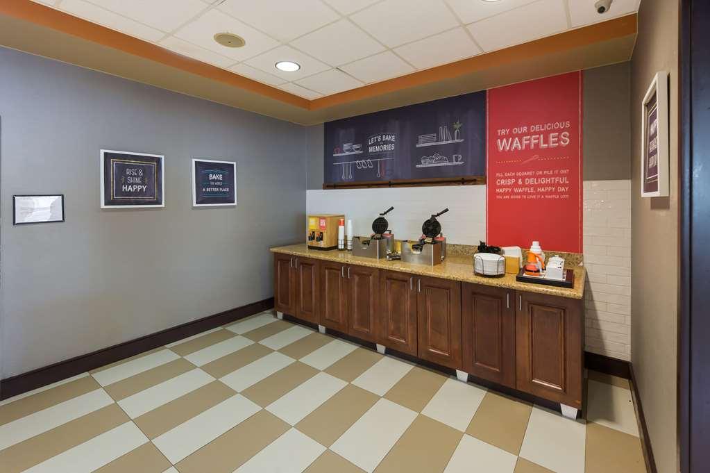 纳纽埃特希尔顿恒庭酒店 纳努特 餐厅 照片